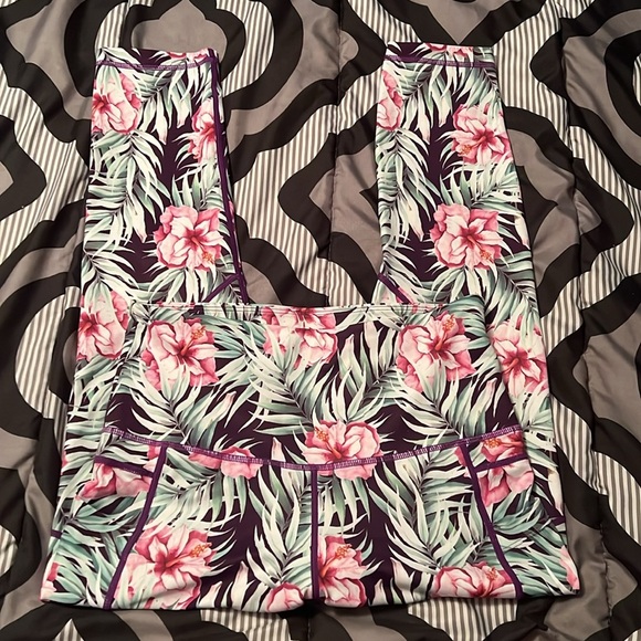 Zyia Active Floral 7/8 Leggings - Picture 4 of 6